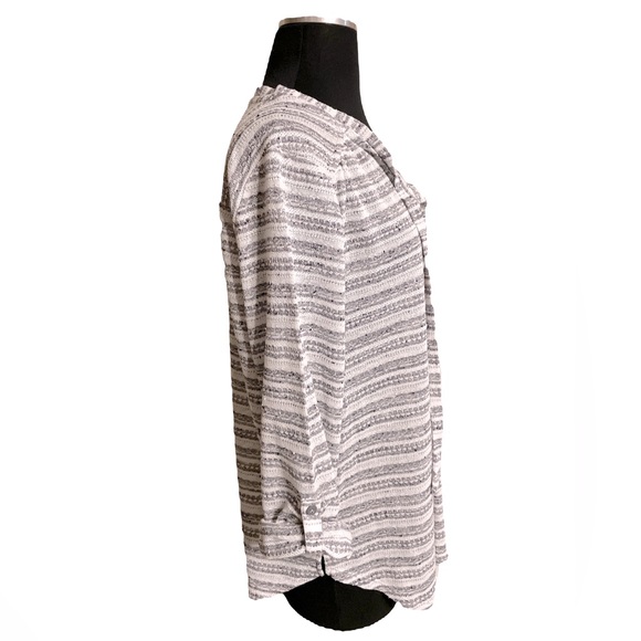 Tab Sleeve Popover Top - Picture 4 of 8